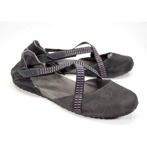 Ahnu Karma Crisscross Mary Jane Womens Sz US 10.5 Black Suede Leather Yoga Flats